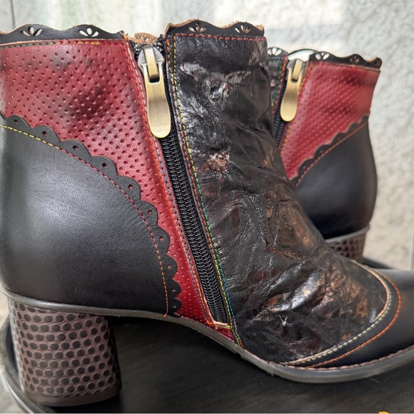 New L' Artiste Stylish Black Lace-Up Booties for Women - Picture 3 of 7